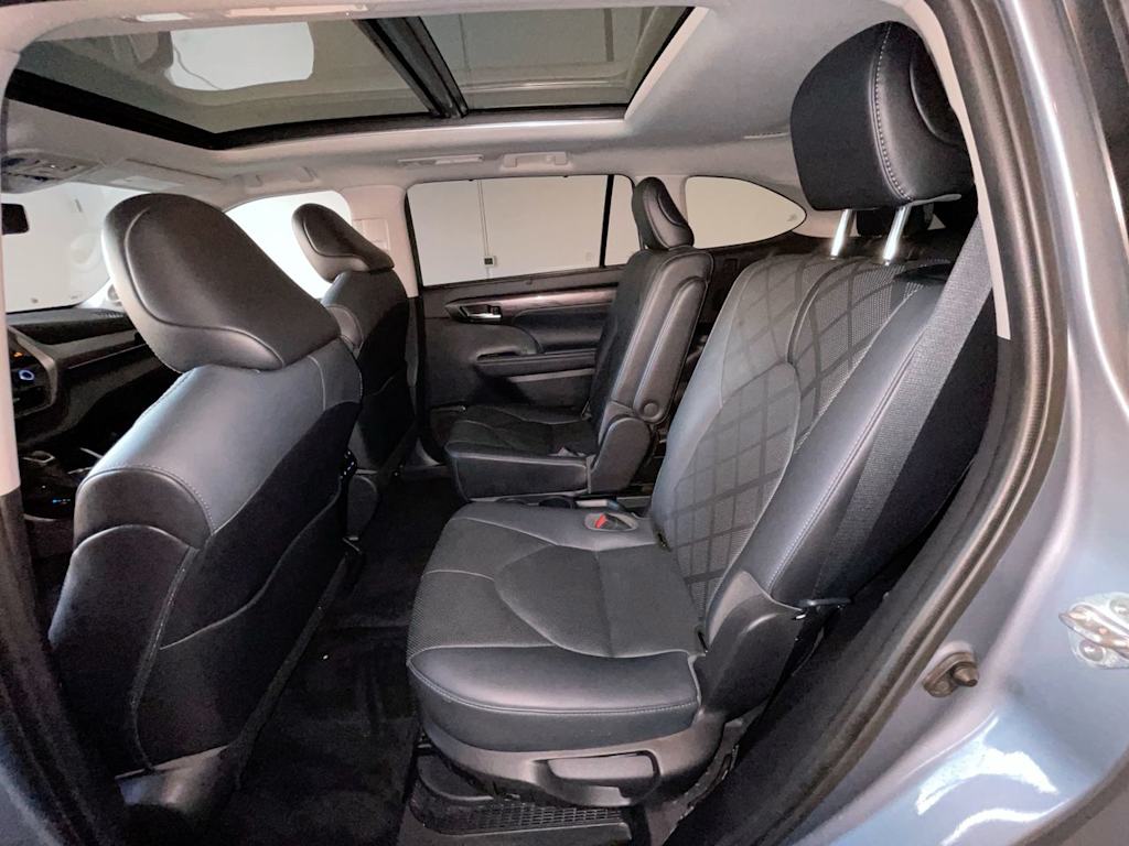 Thumbnail: 2021 Toyota Highlander - 11