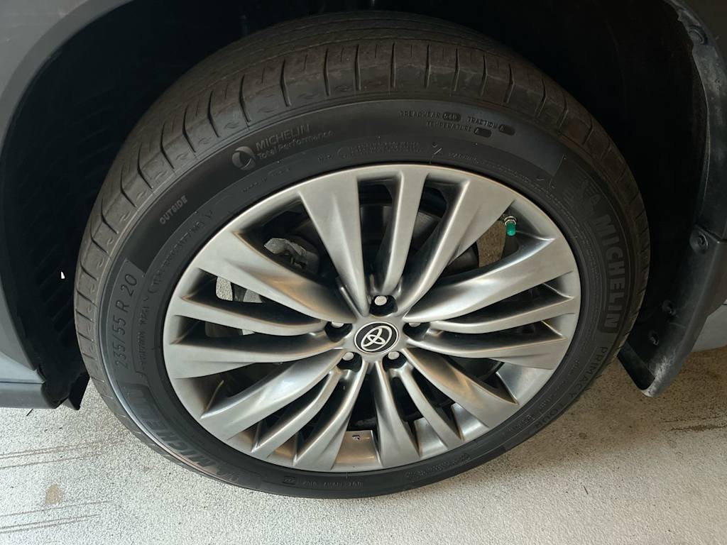 Thumbnail: 2021 Toyota Highlander - 7