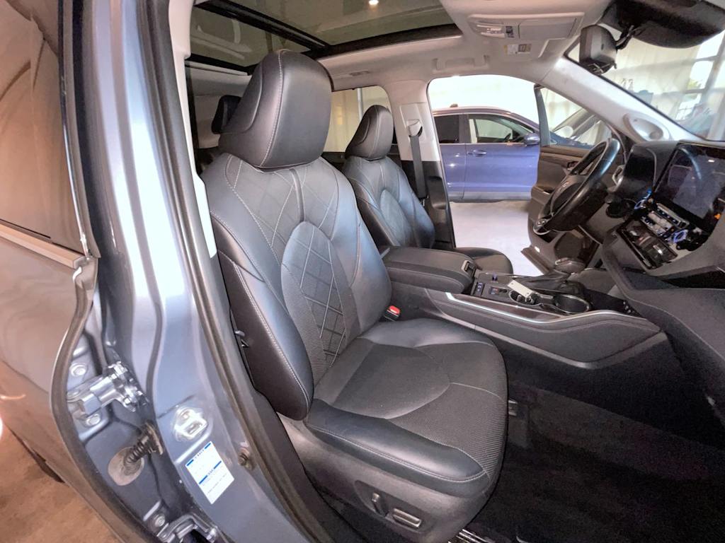 Thumbnail: 2021 Toyota Highlander - 29