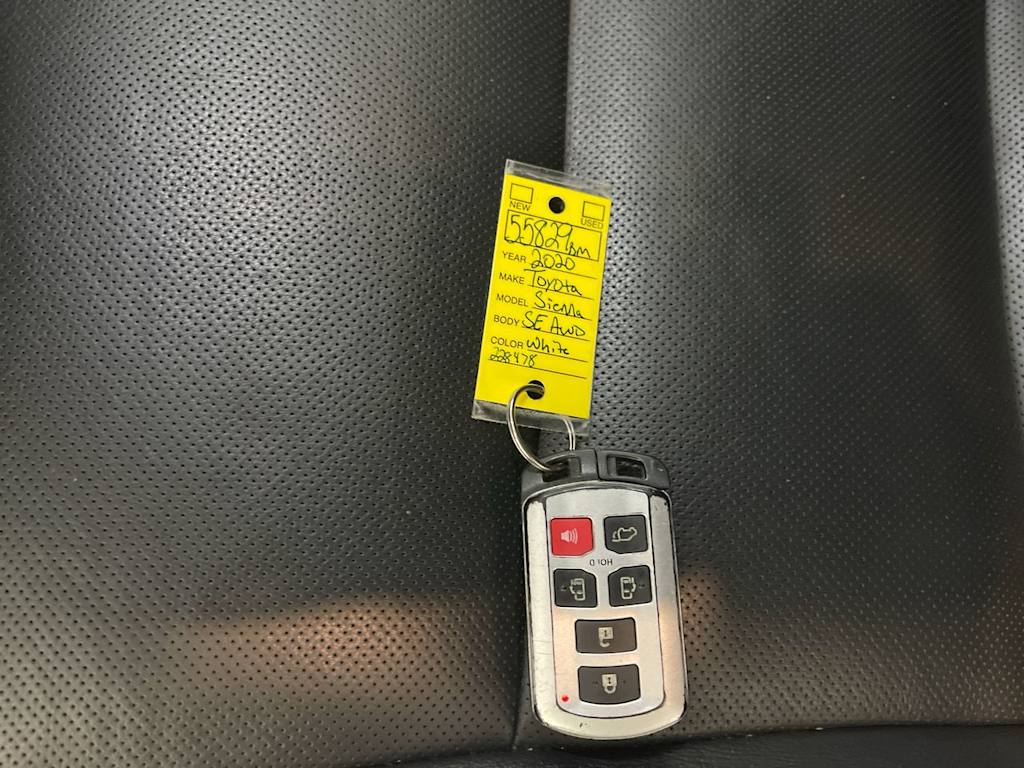 Thumbnail: 2020 Toyota Sienna - 15