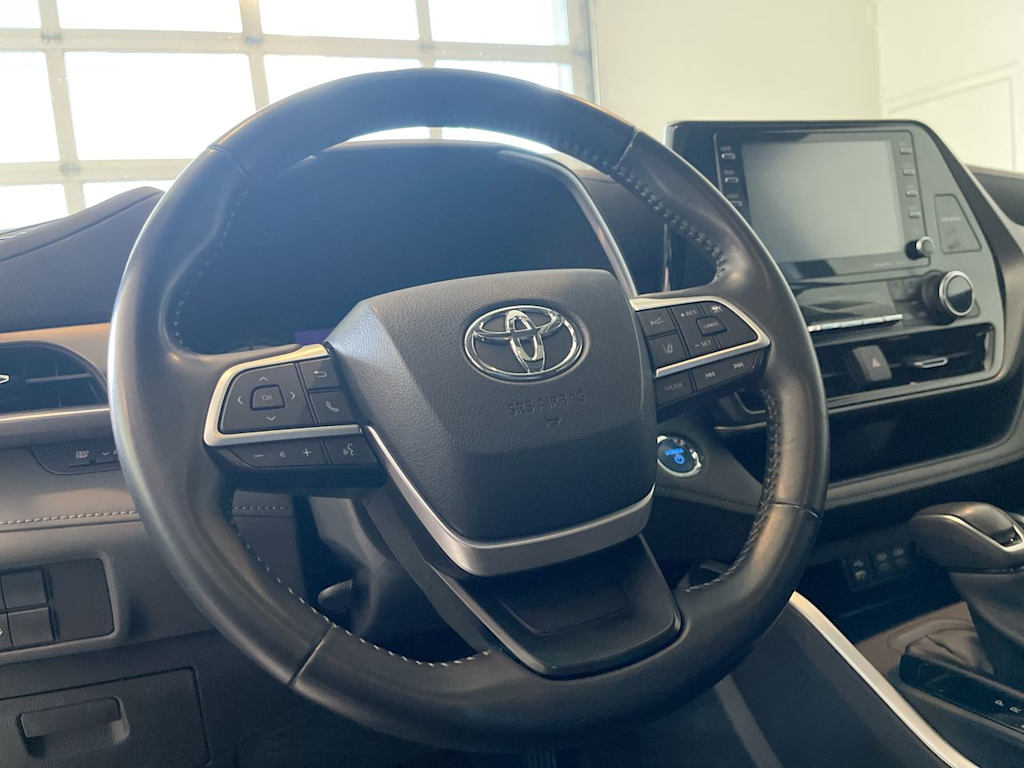 Thumbnail: 2022 Toyota Highlander - 2