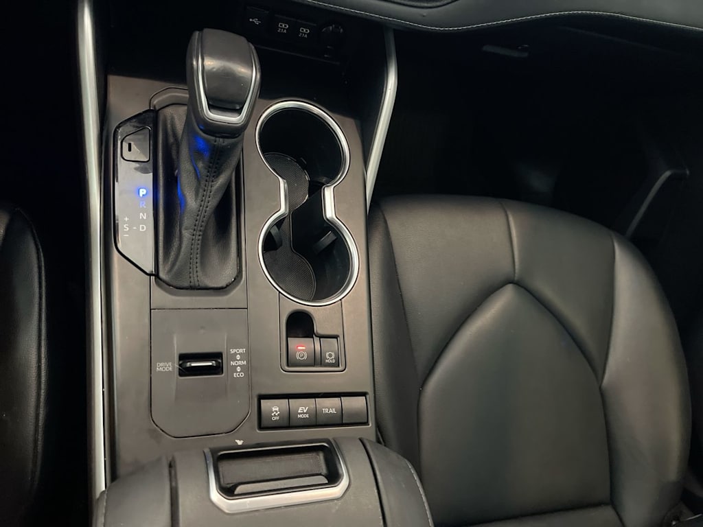Thumbnail: 2021 Toyota Highlander - 13