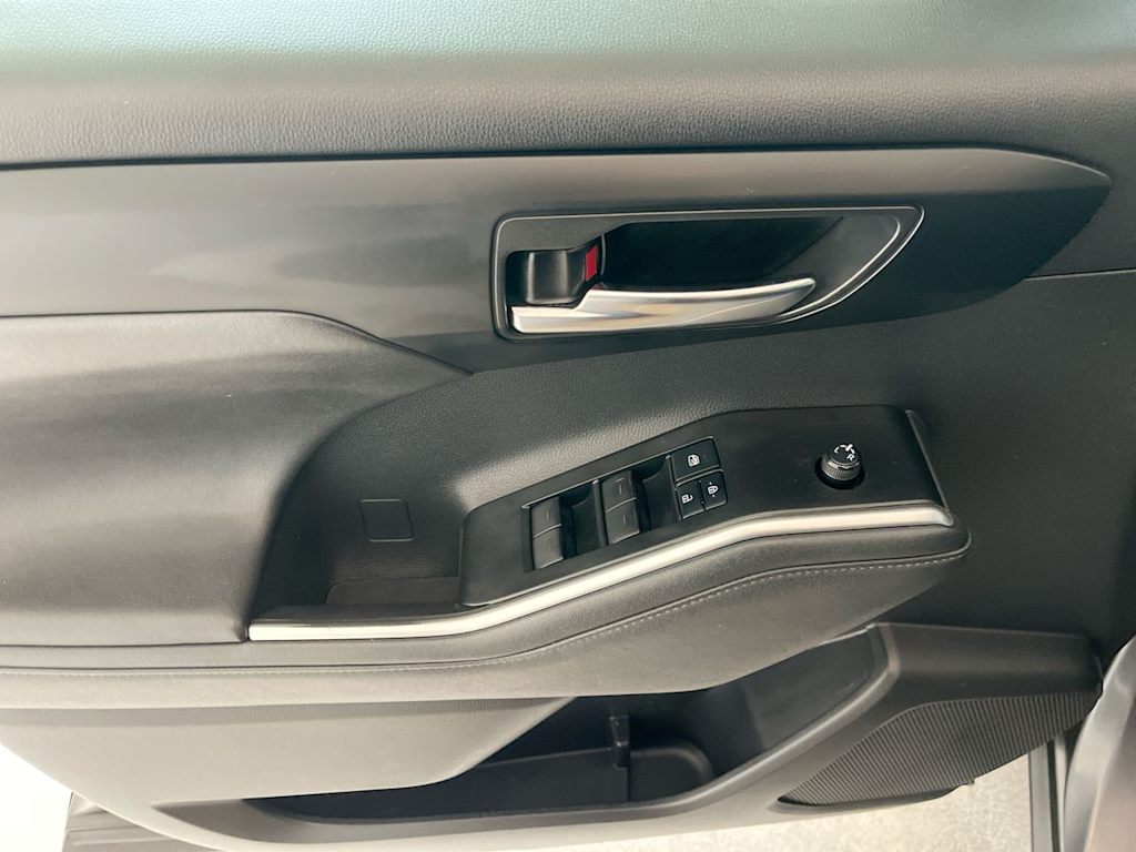 Thumbnail: 2021 Toyota Highlander - 23