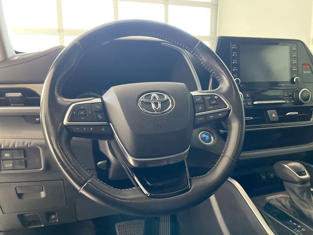 Thumbnail: 2021 Toyota Highlander - 2