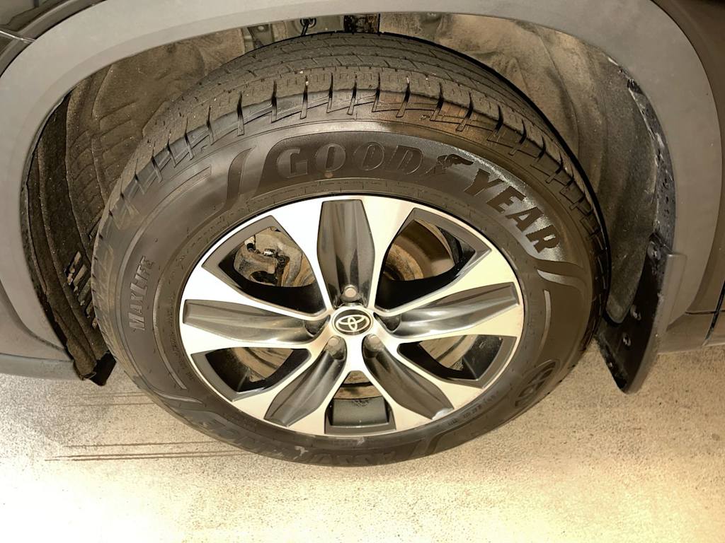Thumbnail: 2022 Toyota Highlander - 6