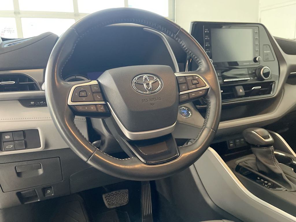 Thumbnail: 2022 Toyota Highlander - 2
