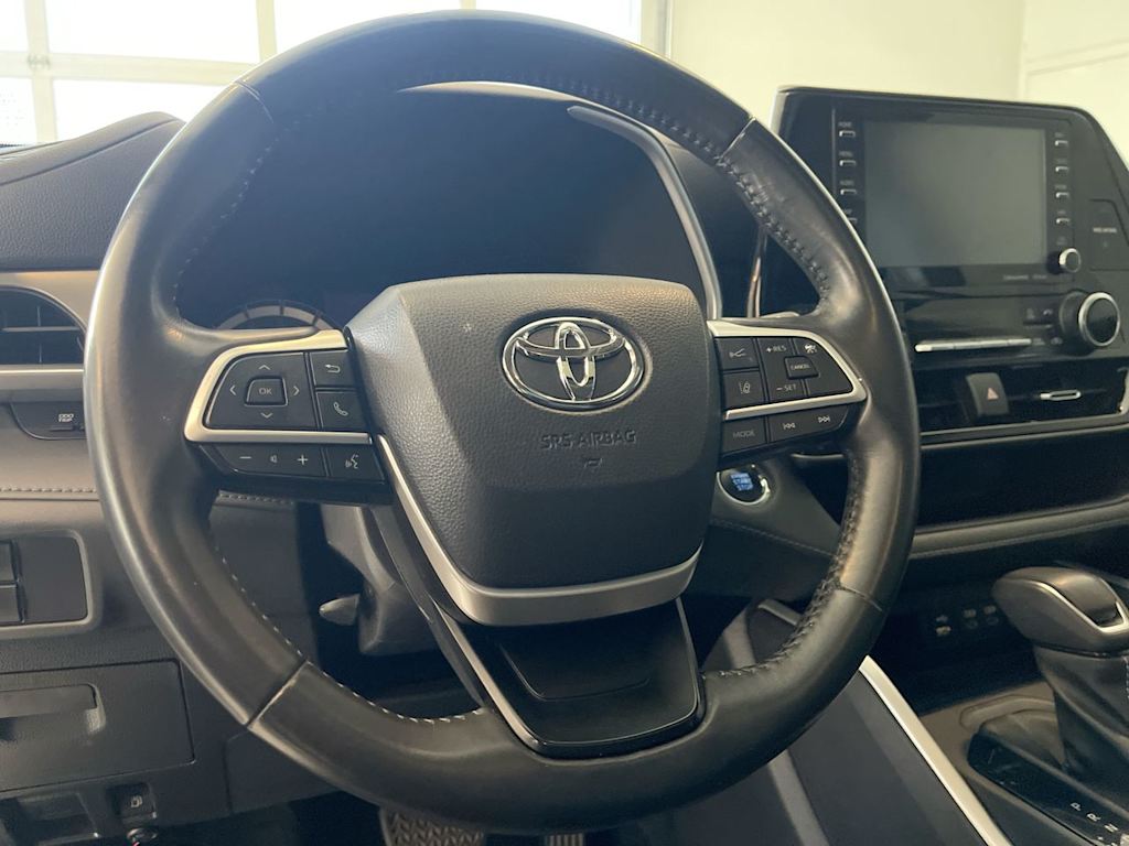 Thumbnail: 2022 Toyota Highlander - 2