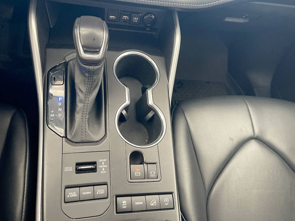 2021 Toyota Highlander XLE 14