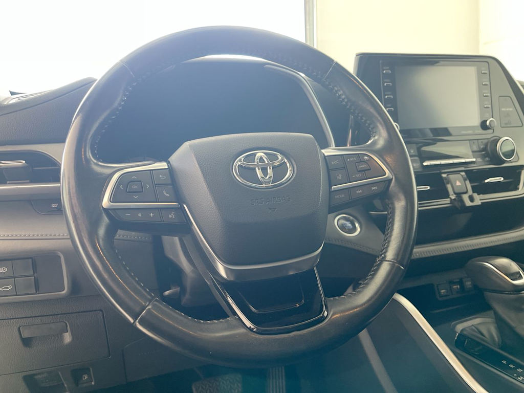 2021 Toyota Highlander XLE 2