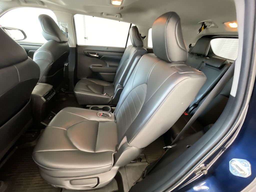 2021 Toyota Highlander XLE 12