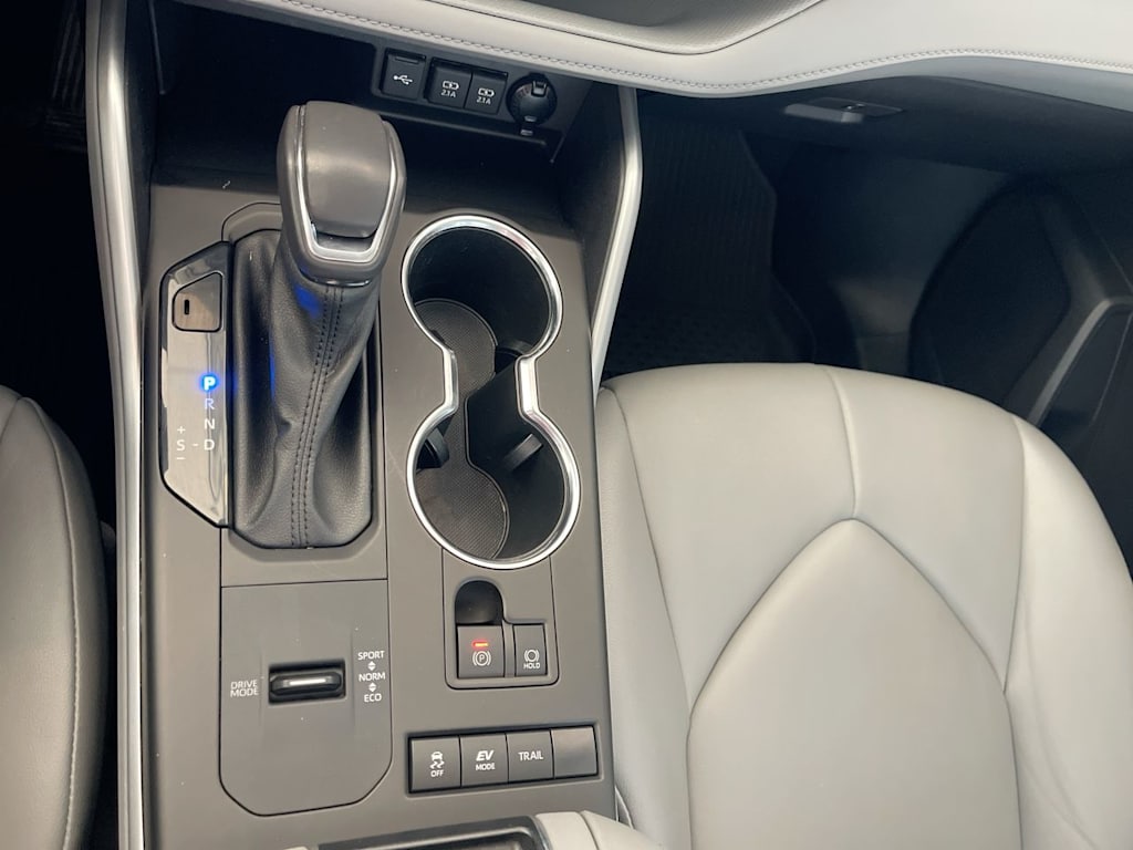 Thumbnail: 2021 Toyota Highlander - 14