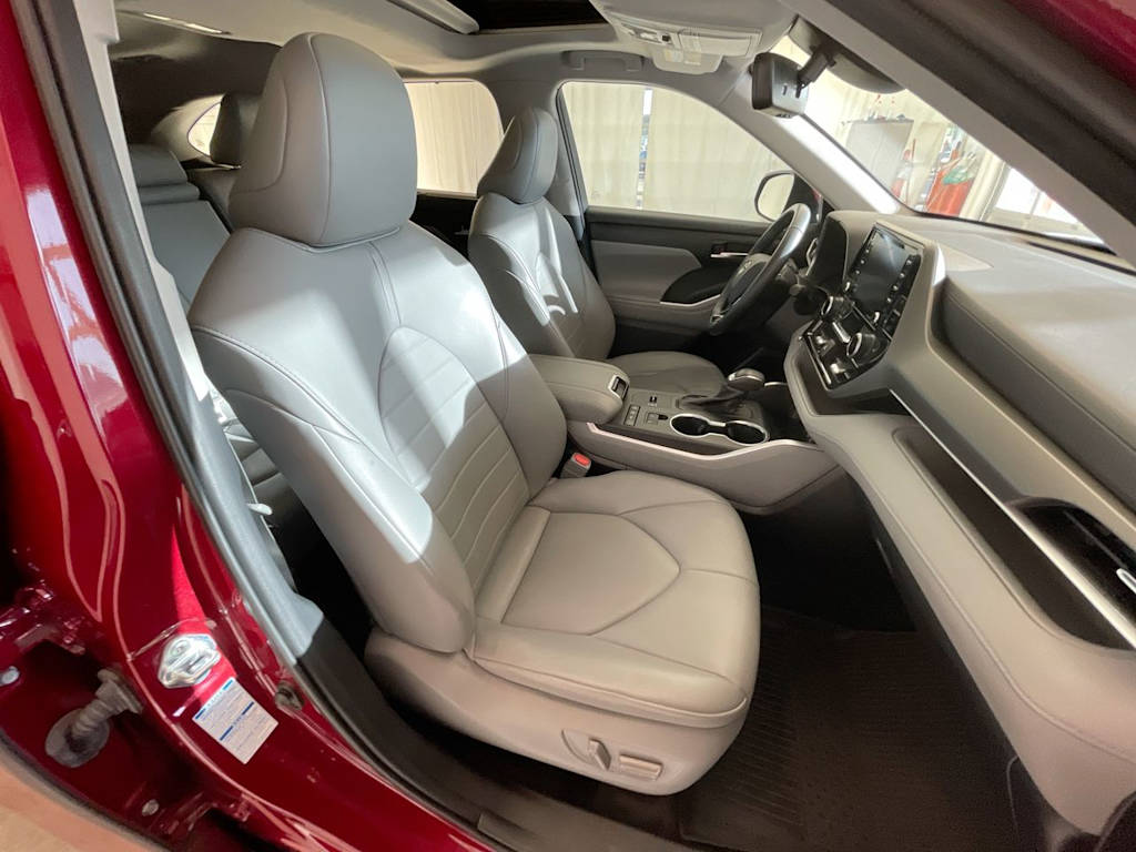 Thumbnail: 2021 Toyota Highlander - 11