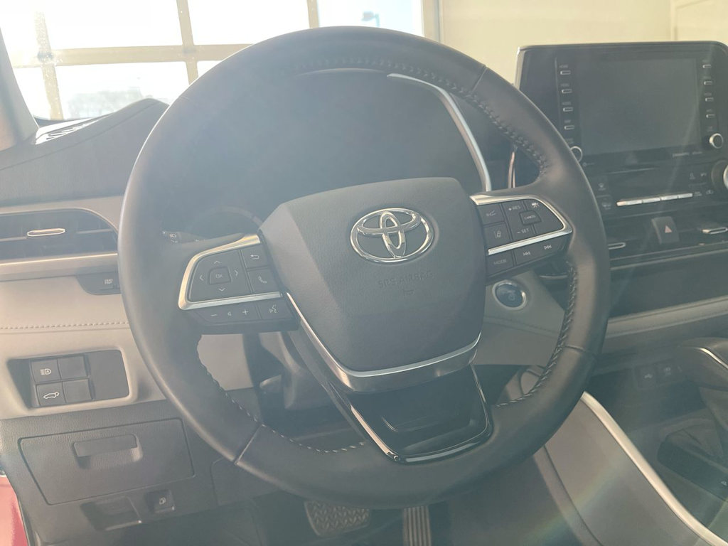 Thumbnail: 2021 Toyota Highlander - 2