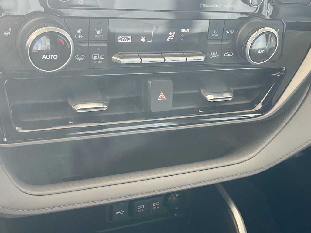 Thumbnail: 2021 Toyota Highlander - 26