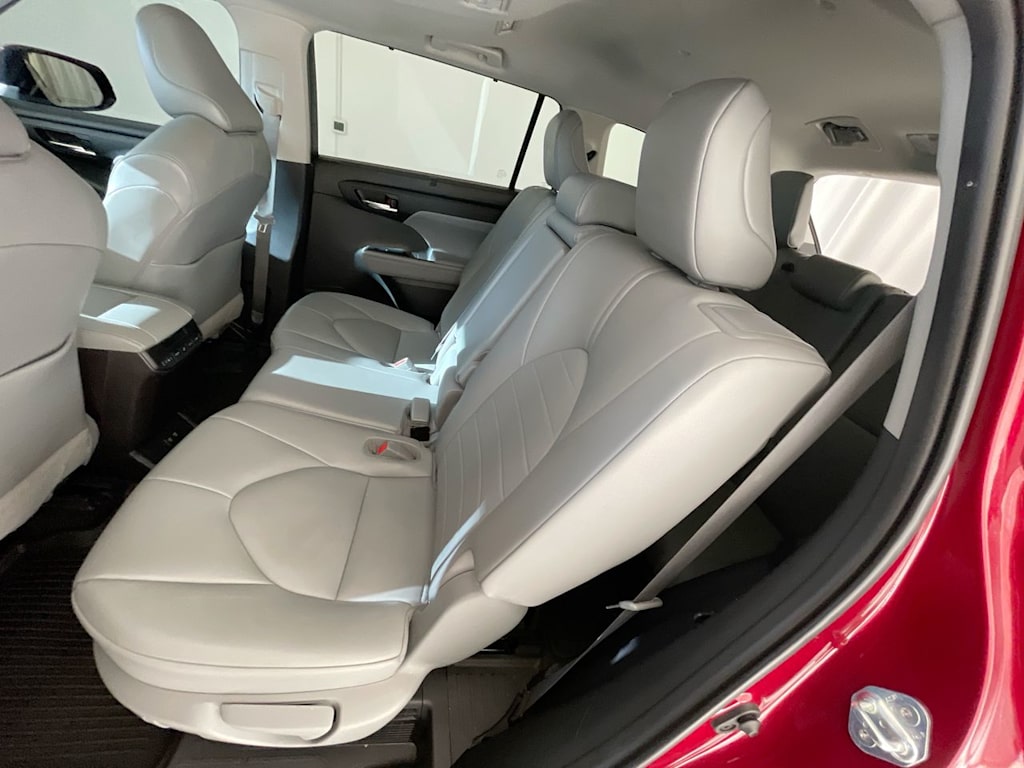 Thumbnail: 2021 Toyota Highlander - 12