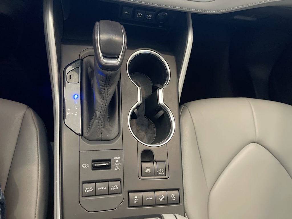 Thumbnail: 2020 Toyota Highlander - 13