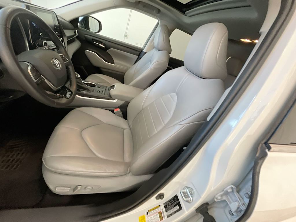 Thumbnail: 2020 Toyota Highlander - 9