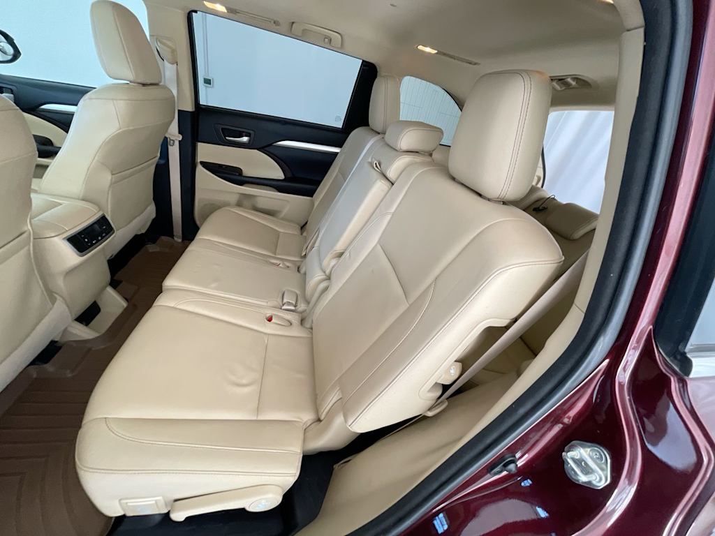 Thumbnail: 2015 Toyota Highlander - 10
