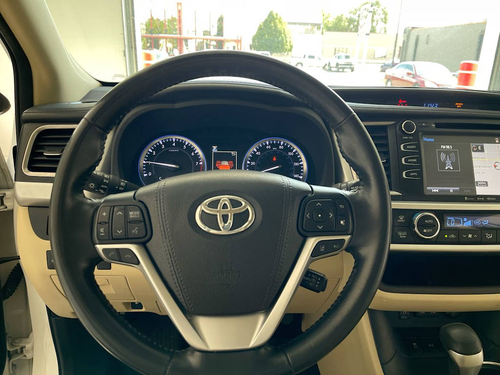 Thumbnail: 2018 Toyota Highlander - 2