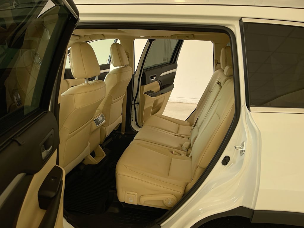 Thumbnail: 2018 Toyota Highlander - 11