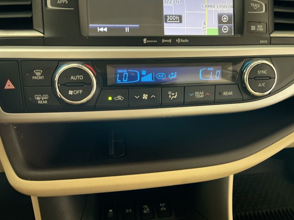 Thumbnail: 2018 Toyota Highlander - 24