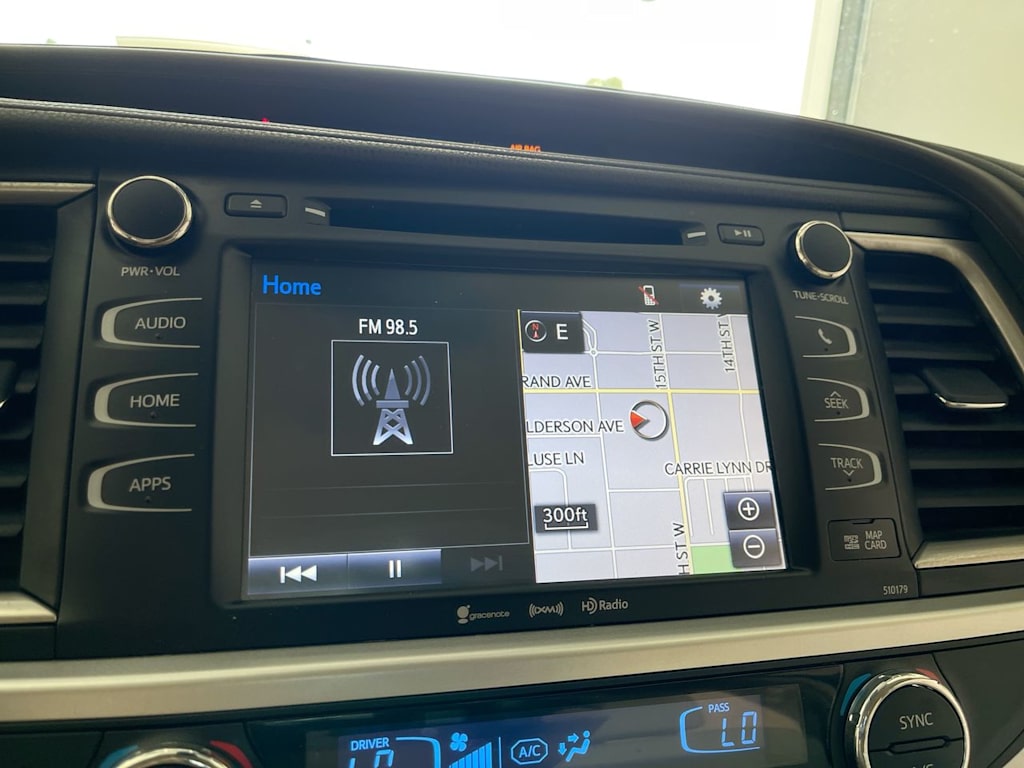 Thumbnail: 2018 Toyota Highlander - 12