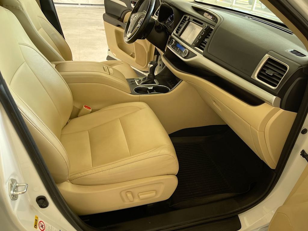 Thumbnail: 2018 Toyota Highlander - 10