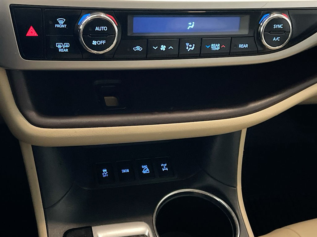 Thumbnail: 2018 Toyota Highlander - 26