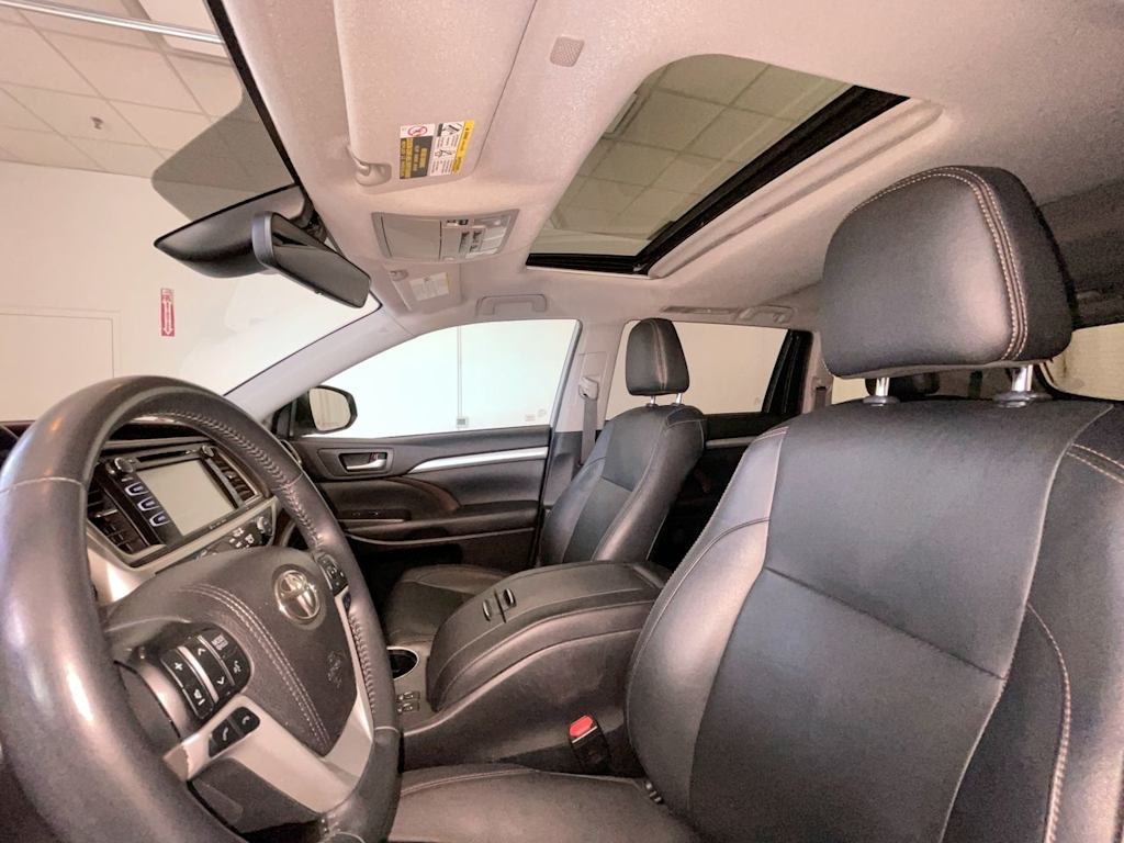 Thumbnail: 2019 Toyota Highlander - 27