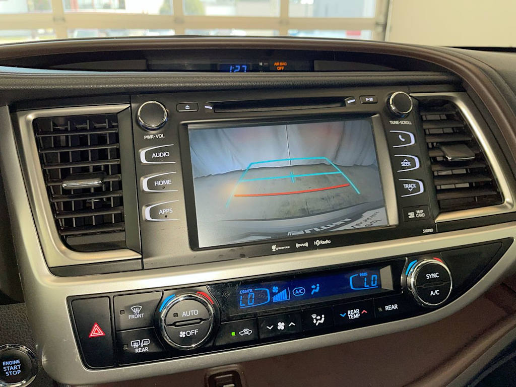 Thumbnail: 2019 Toyota Highlander - 24