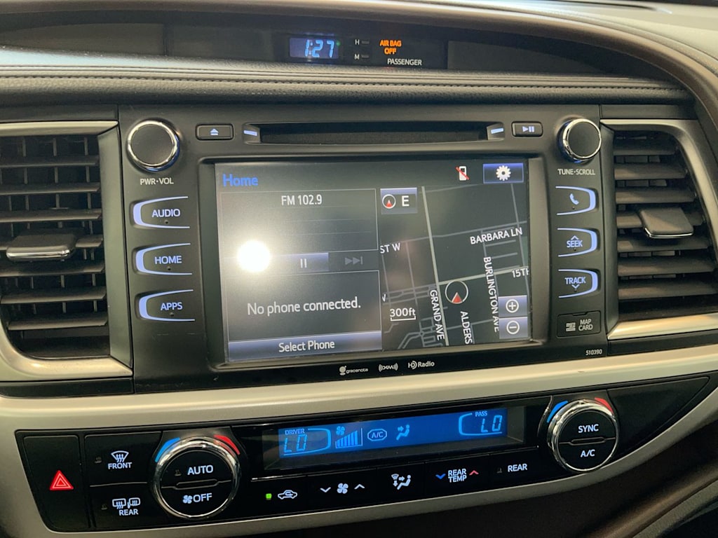 Thumbnail: 2019 Toyota Highlander - 25