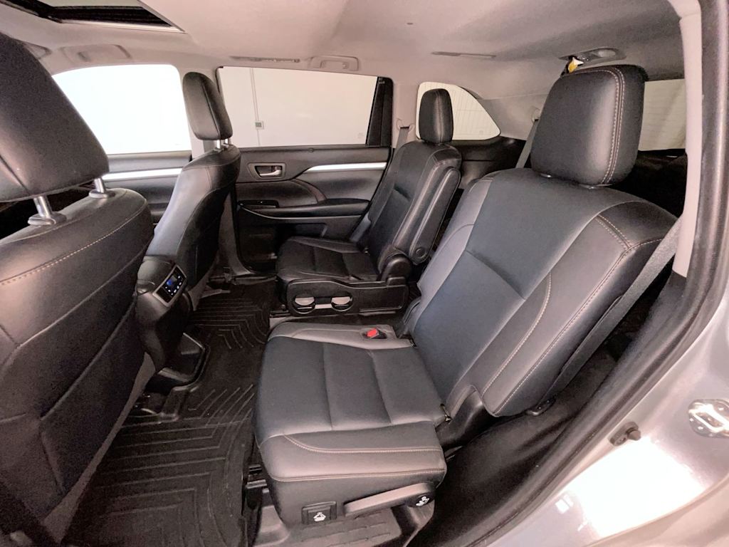 Thumbnail: 2019 Toyota Highlander - 11