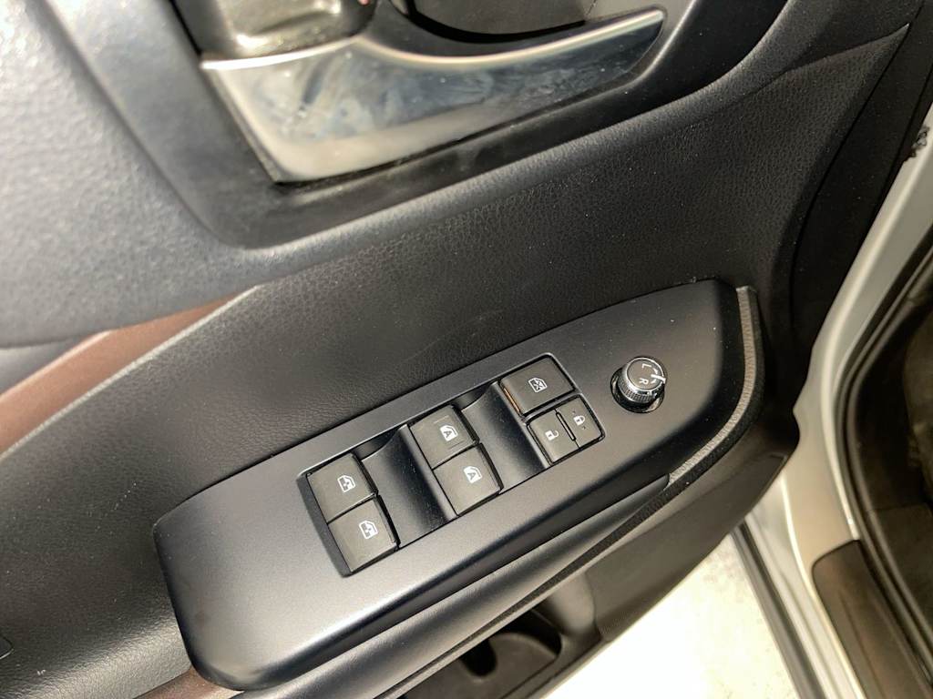 Thumbnail: 2019 Toyota Highlander - 23