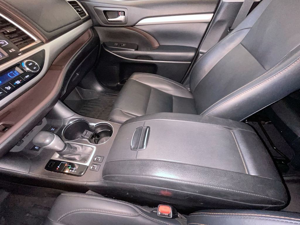 Thumbnail: 2019 Toyota Highlander - 10