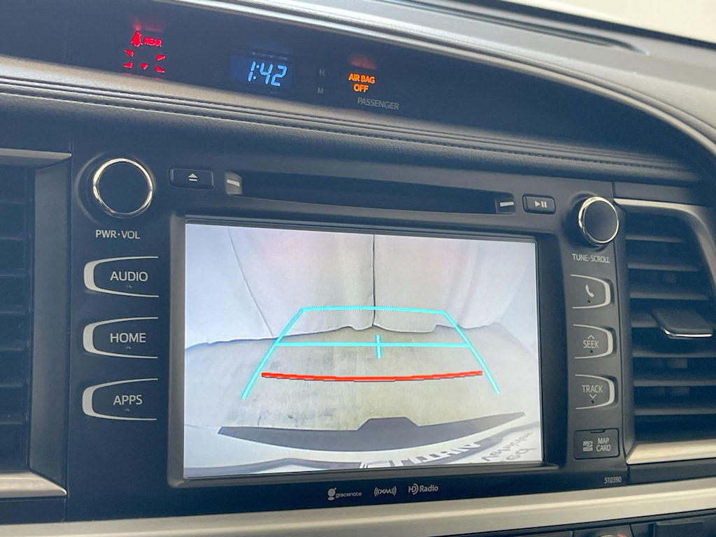 Thumbnail: 2019 Toyota Highlander - 22