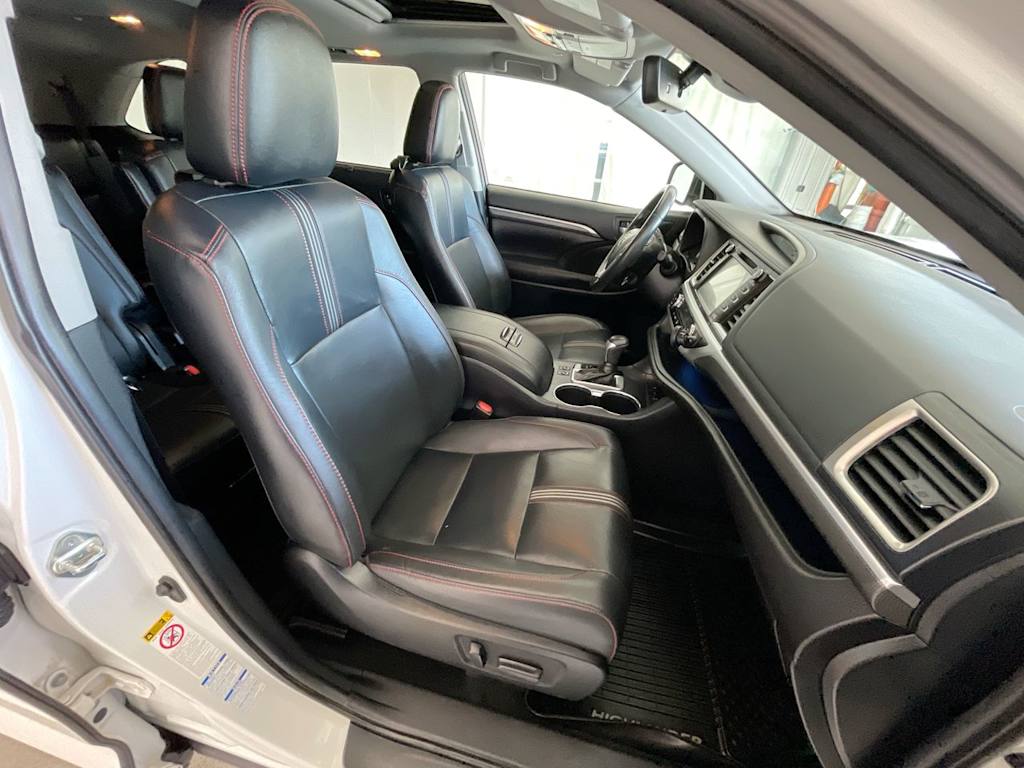 Thumbnail: 2019 Toyota Highlander - 10