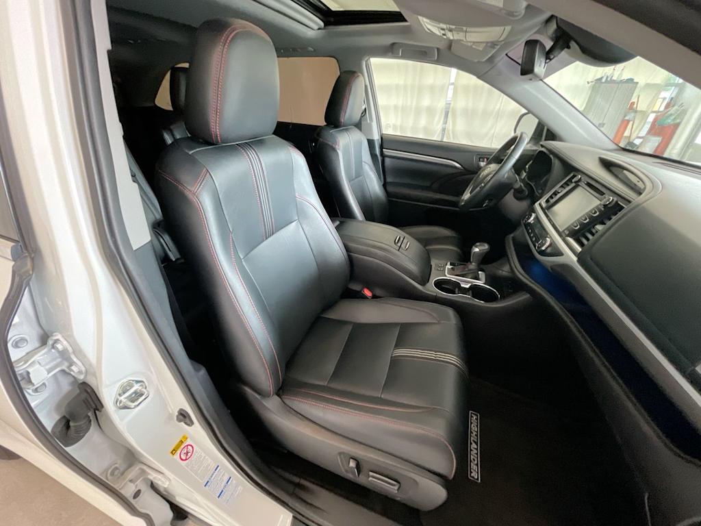 Thumbnail: 2019 Toyota Highlander - 10