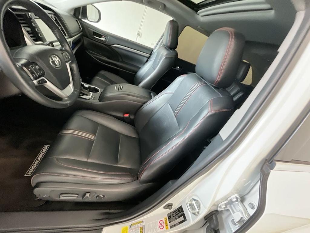 Thumbnail: 2019 Toyota Highlander - 9