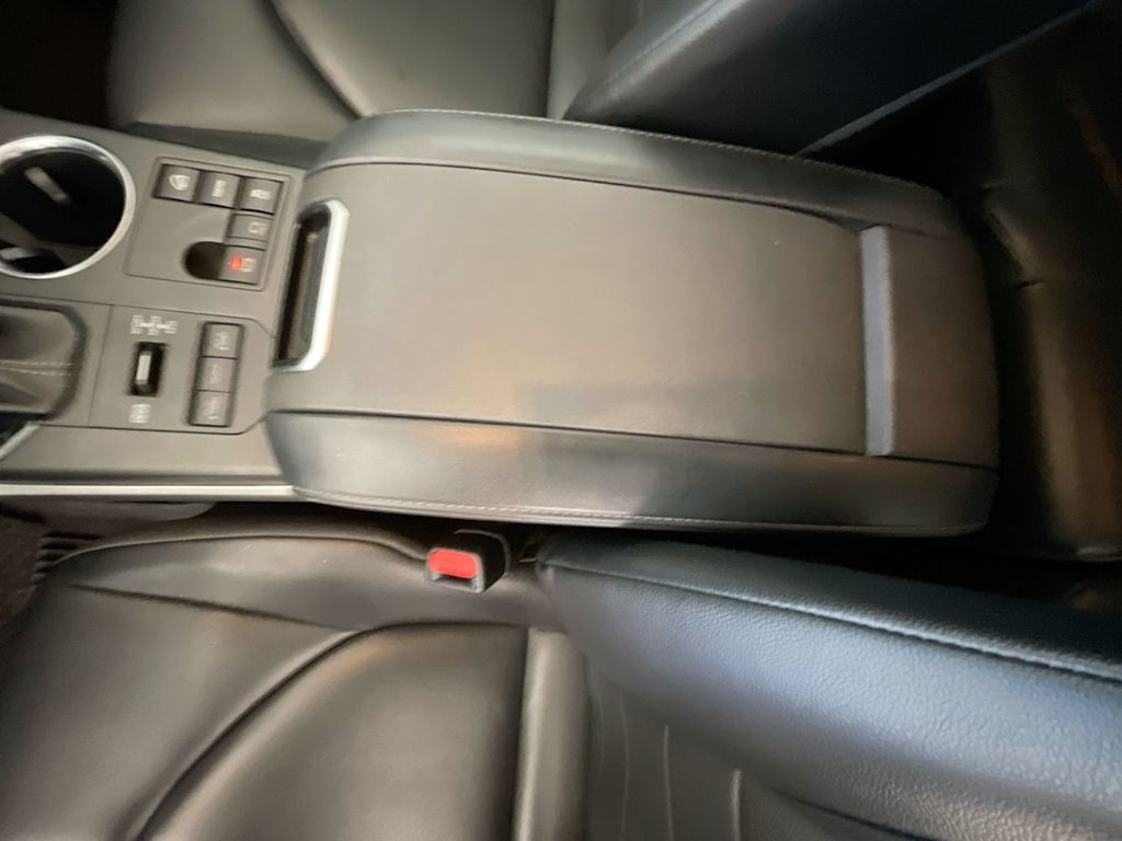 Thumbnail: 2023 Toyota Highlander - 26