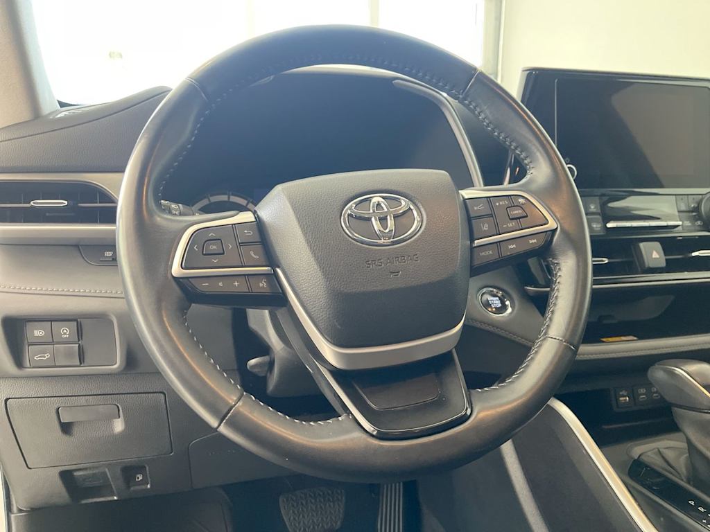 Thumbnail: 2023 Toyota Highlander - 2