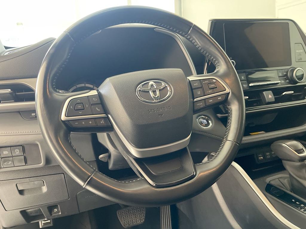 Thumbnail: 2023 Toyota Highlander - 2