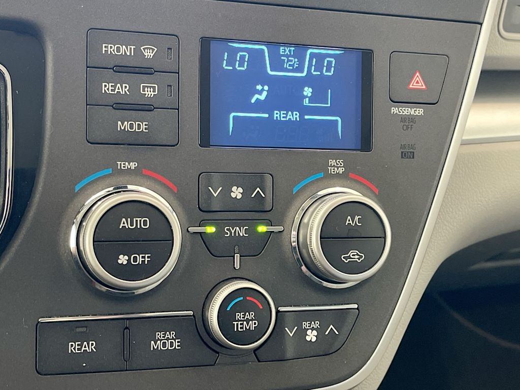 Thumbnail: 2020 Toyota Sienna - 26