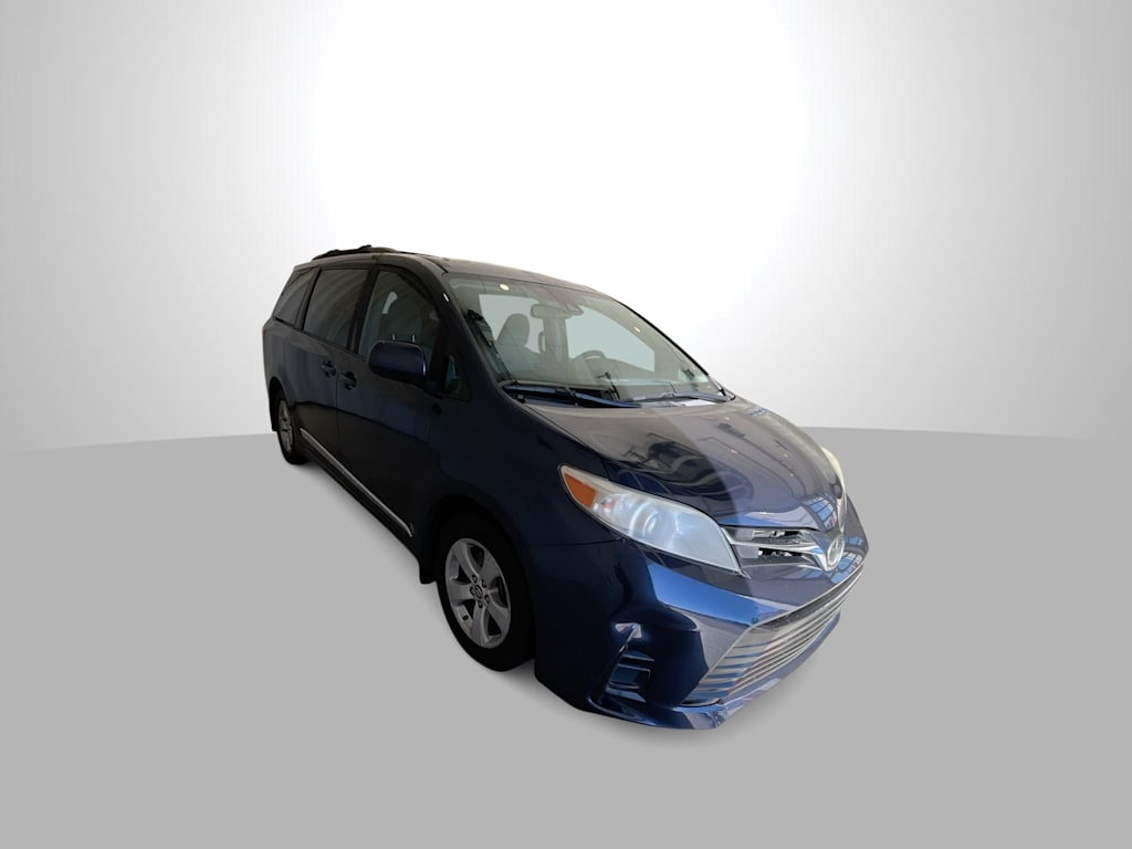 Thumbnail: 2020 Toyota Sienna - 7