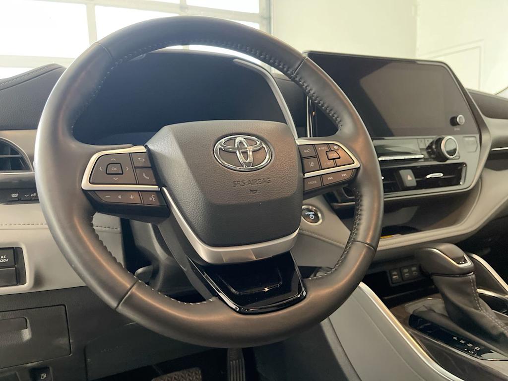 Thumbnail: 2024 Toyota Highlander - 2