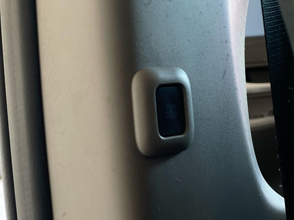 Thumbnail: 2015 Toyota Sienna - 30