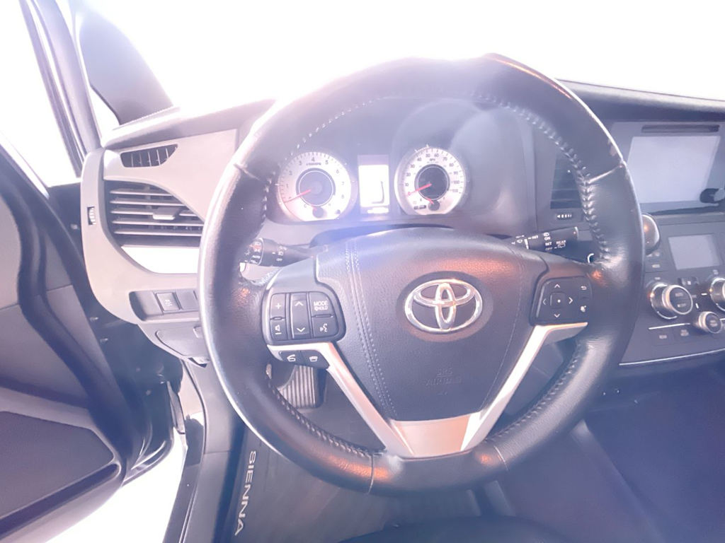 Thumbnail: 2015 Toyota Sienna - 2