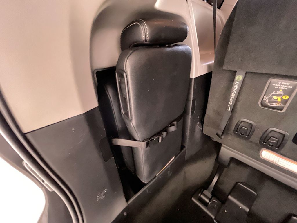 Thumbnail: 2015 Toyota Sienna - 31