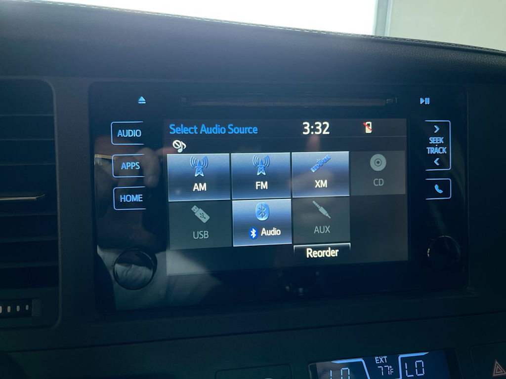 Thumbnail: 2015 Toyota Sienna - 11