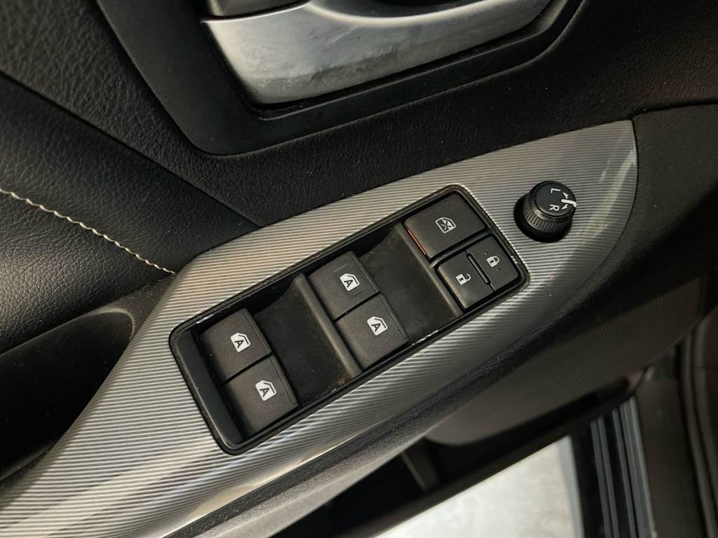 Thumbnail: 2015 Toyota Sienna - 22