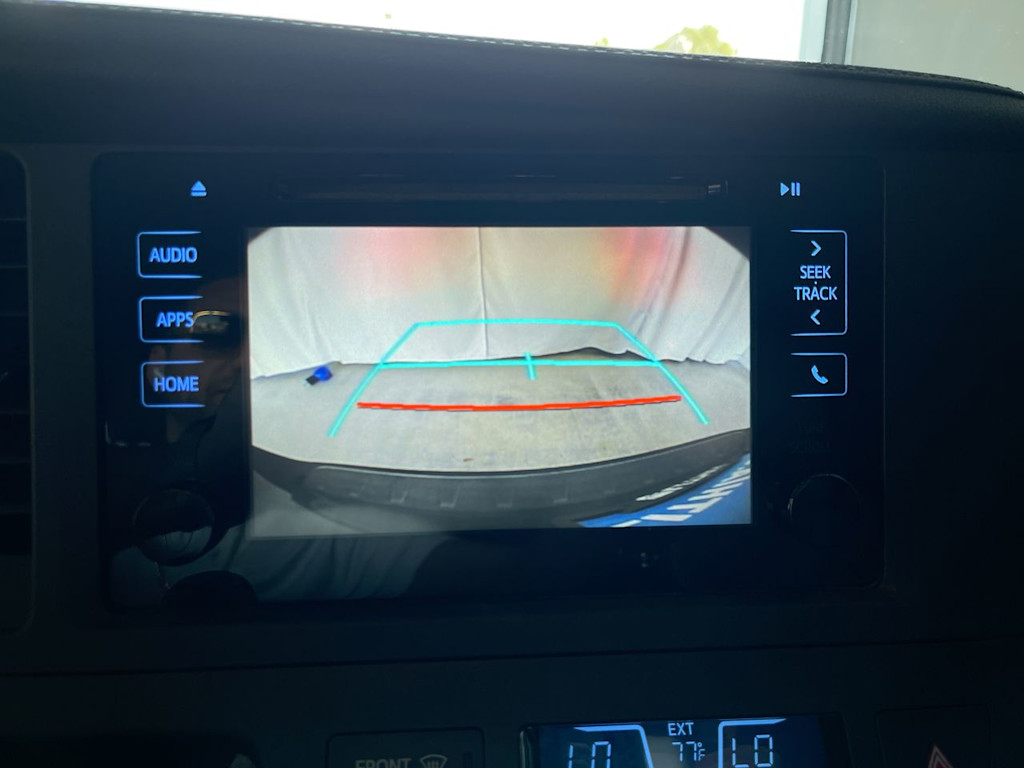 Thumbnail: 2015 Toyota Sienna - 23